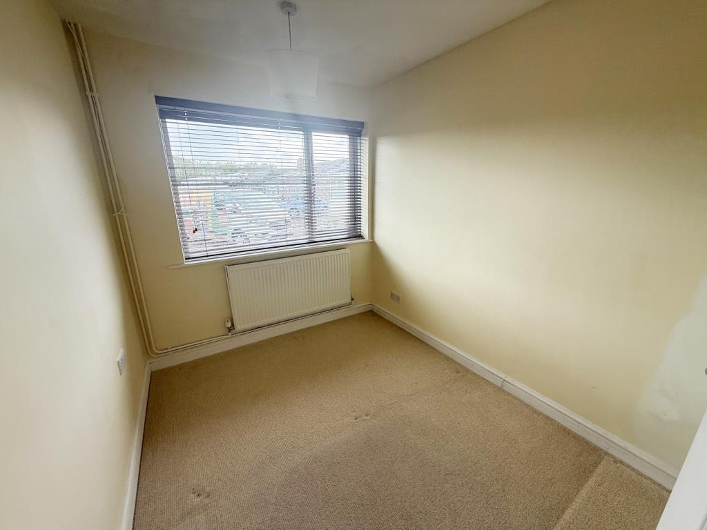 Lot: 134 - SEMI-DETACHED BUNGALOW FOR IMPROVEMENT - Bedroom 2 with window to front